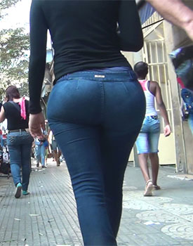 Culona En Jeans